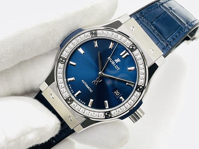 top-tier watch HublotBig Bang Sang Bleu series V3 upgraded version men's blue dial blue belt mechanical leather strap watch front view