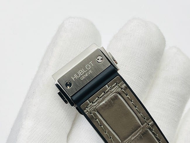 watch Hublot watch Big Bang Sang Bleu series men's black dial green strap watch clasp picture