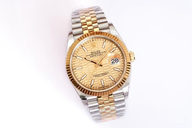 EW Factorytop-tier replicaRolexautomatic movementsteel braceletOyster Datejust36 series men's gold disc gold band watch front view