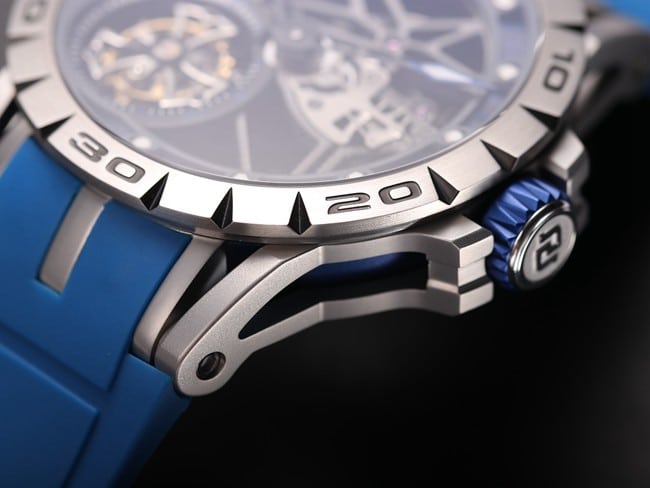 JB factory top-tier watch Roger Dubuis automatic movementtourbillon men's black dial blue rubber strap king series watch detail shots