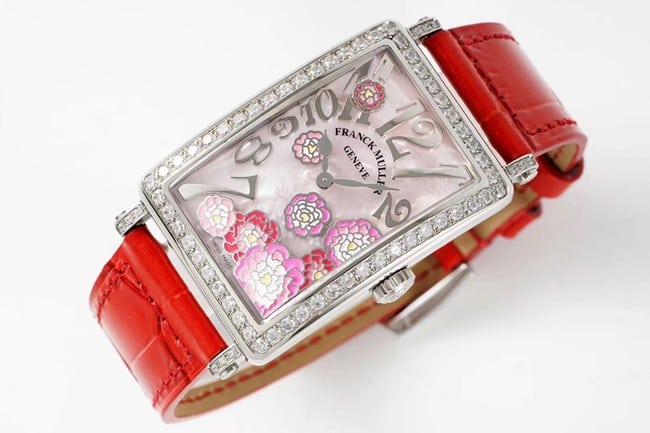 ZF Factory Frank Muller top-tier watch quartzLONG ISLAND series ladies white dial red band watch front view