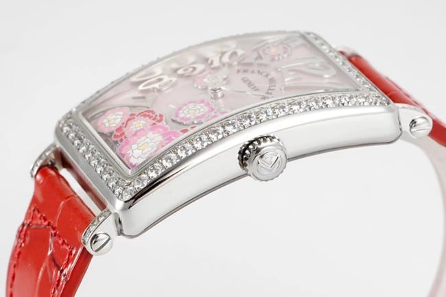 ZF Factory Frank Muller top-tier watch quartzLONG ISLAND series ladies white dial red band watch side view