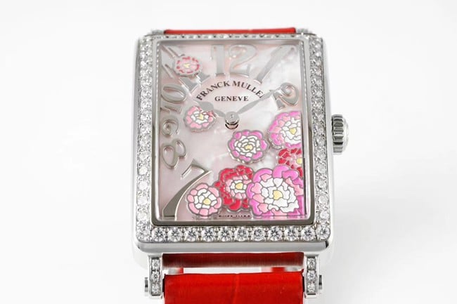ZF Factory Frank Muller top-tier watch quartzLONG ISLAND series ladies white dial red band watch front view