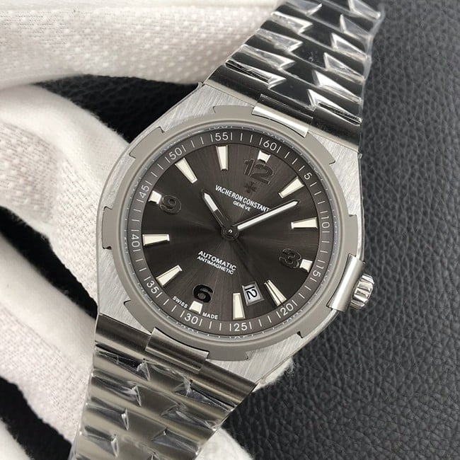8F factory top-tier watch Vacheron Constantin men's black dialsteel bracelet all over the world automatic movement watch front view