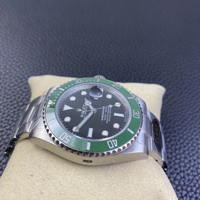 Clean Factorytop-tier watch Rolex men's black dialsteel braceletBlack Submariner41mmautomatic movement watch side view