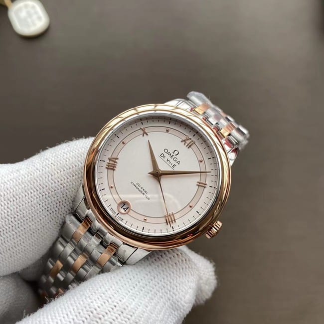 top-tier watch Omega women's white dial gold belt butterfly series watch front view