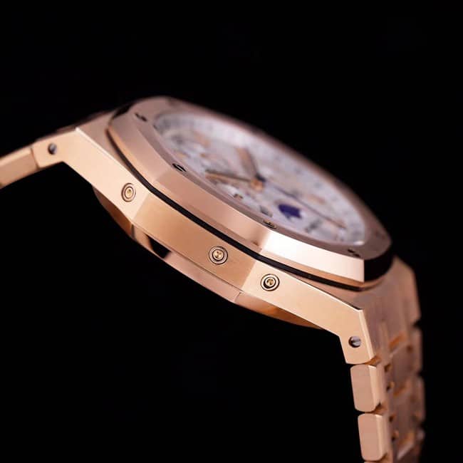 top-tier watch Audemars Piguet men's white dial gold band Royal Oak series automatic movement watch side view