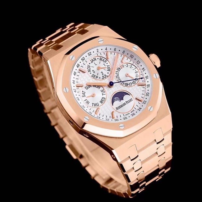 top-tier watch Audemars Piguet men's white dial gold band Royal Oak series automatic movement watch front view