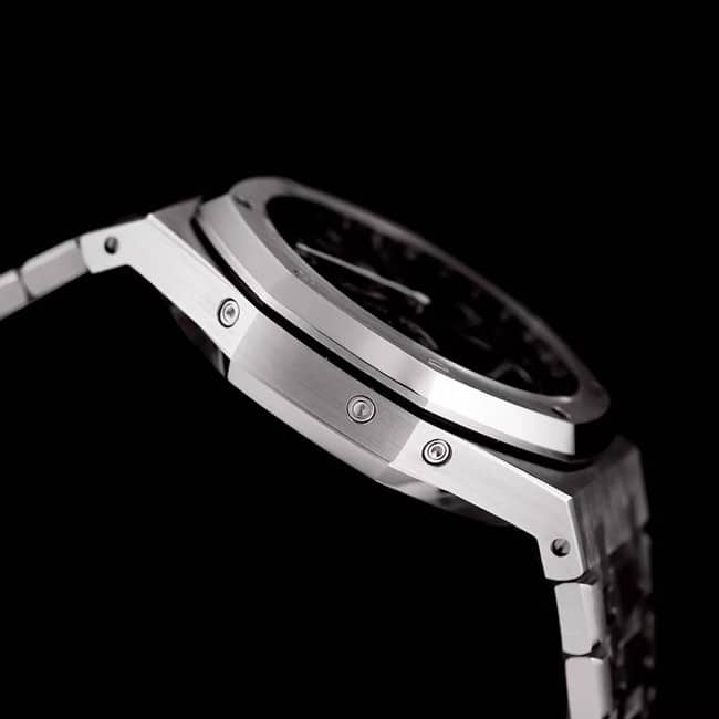 Audemars Piguetreplica watch Royal Oak series automatic movement men's gray plate steel bracelet watch side view