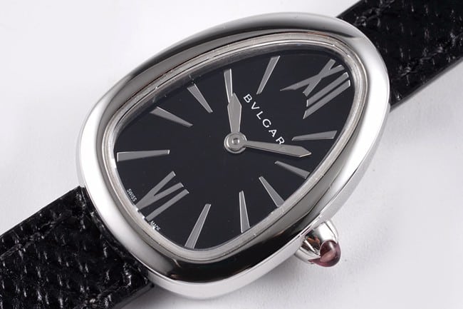 BV factory top-tier watch BvlgariSerpenti series women's black dial black belt quartzleather strap watch front view