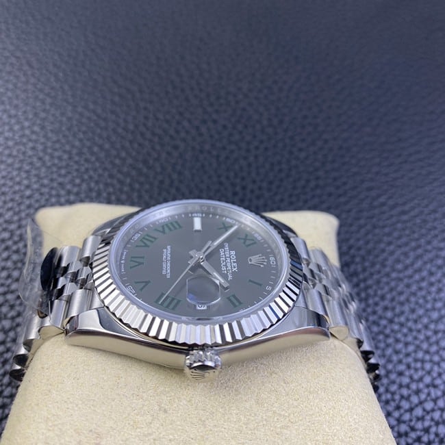 Clean factory Rolextop-tier watch men's gray plate steel braceletDatejust series automatic movement watch side view