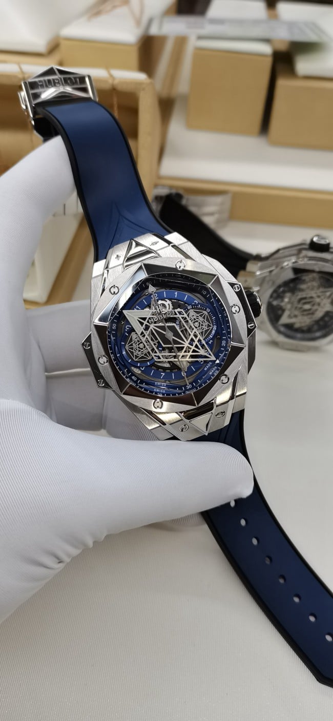 top-tier watch Hublot men's blue dial blue belt Big Bang series fully automatic movement watch front view