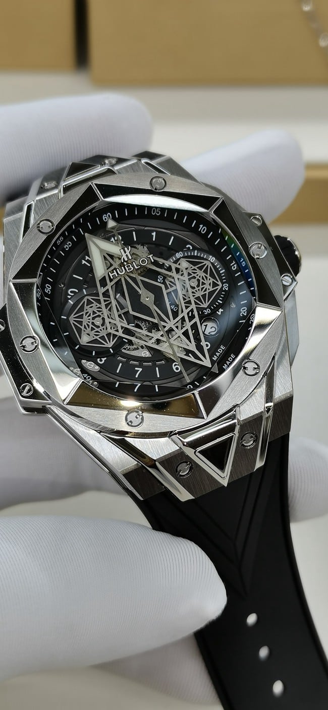 Hublottop-tier watch Big bang series fully automatic movement men's black dialrubber strap watch front view
