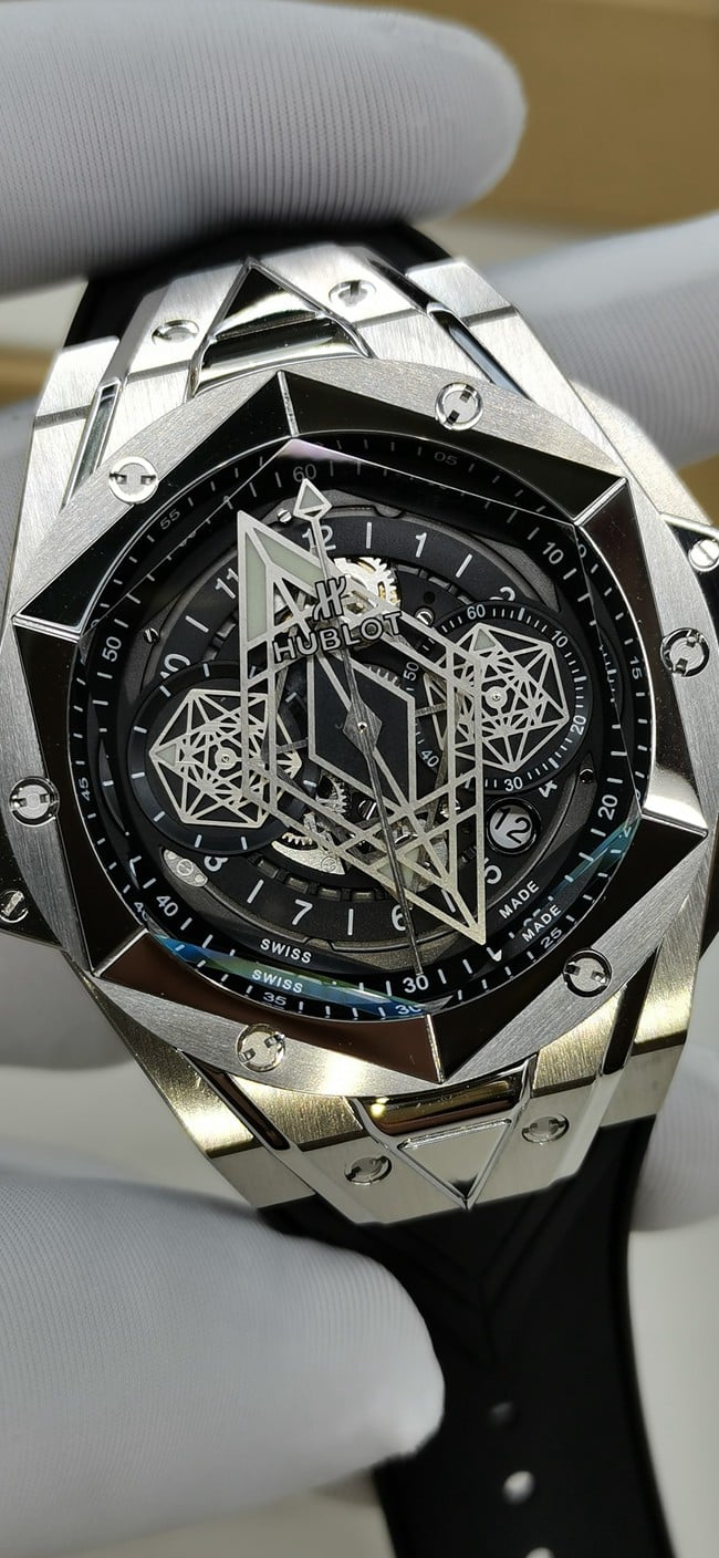 Hublottop-tier watch Big bang series fully automatic movement men's black dialrubber strap watch front view