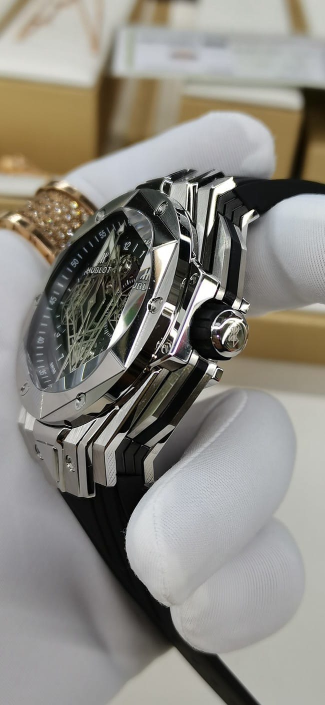 Hublottop-tier watch Big bang series fully automatic movement men's black dialrubber strap watch side view