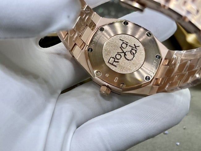 Top-tier watch Audemars Piguet men's white dial gold band Royal Oak automatic movement watch back cover picture