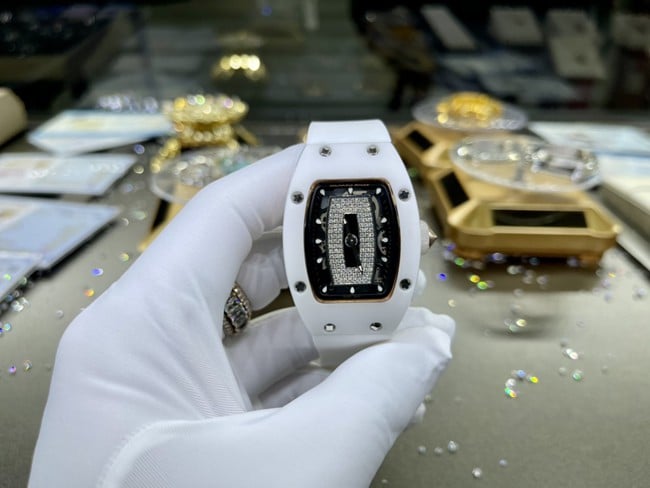 Richard Milletop-tier watch women's black dialrubber strap South African real diamond mechanical watch front view