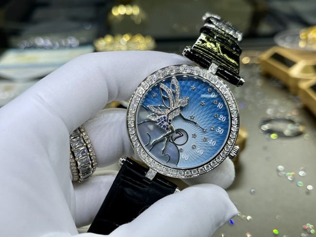 top-tier watch Van Cleef & Arpels ladies blue dial black belt fairy series leather strap watch front view