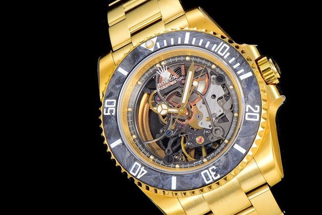 Rolextop-tier watch full-length Submariner series men's black dial gold band automatic movement watch front view