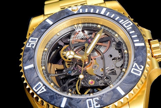 Rolextop-tier watch full-length Submariner series men's black dial gold band automatic movement watch front view