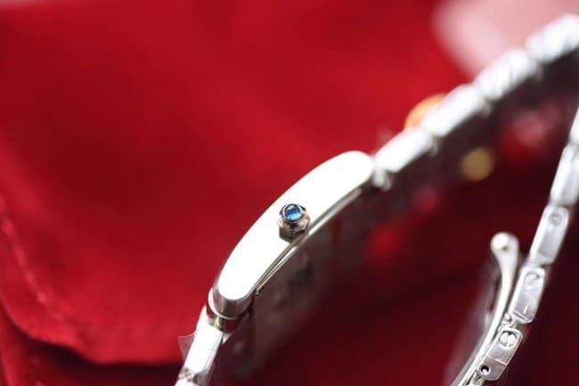 8848F factory top-tier watch Cartier women's white dialsteel bracelet tank series quartz watch side view