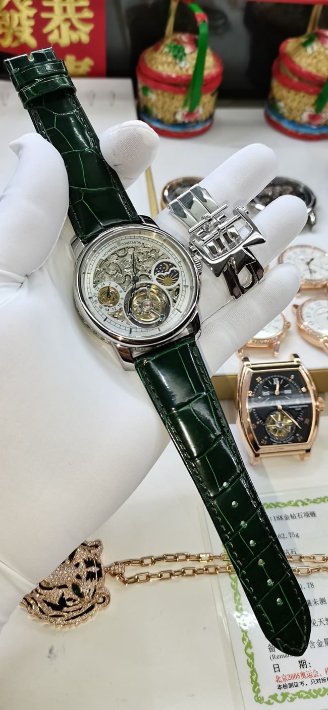 top-tier watch Vacheron Constantin men's white dial green strap fully automatic movementleather strap watch front view