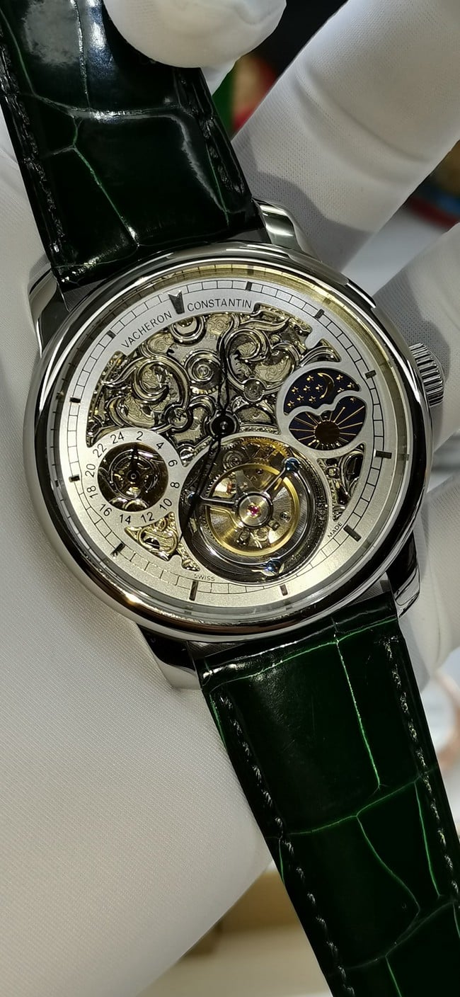 top-tier watch Vacheron Constantin men's white dial green strap fully automatic movementleather strap watch front view