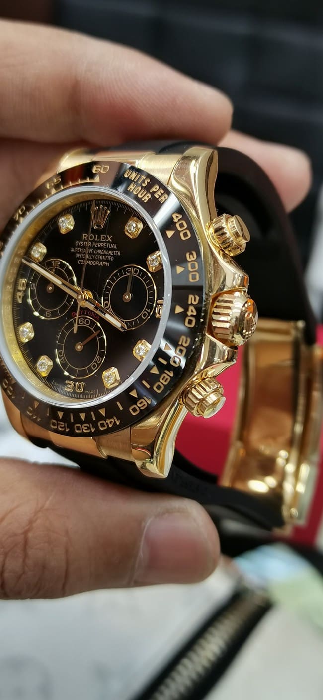 top-tier watch Rolex fully automatic movement men's black dialrubber strap watch side view