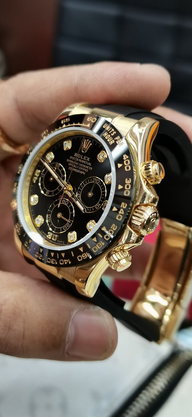 top-tier watch Rolex fully automatic movement men's black dialrubber strap watch side view