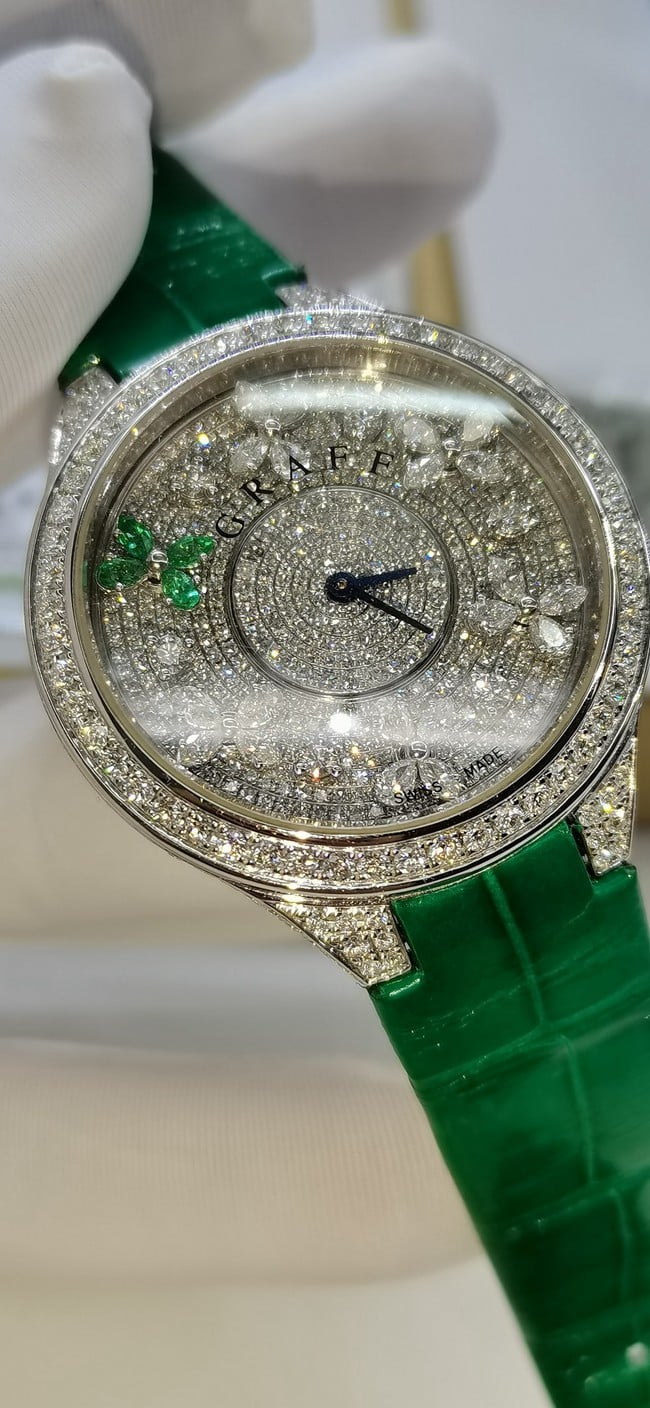 High-quality watch, women's, white dial, green strap, diamond-studded series, quartz movement, real gold, real diamonds, leather strap, watch front view