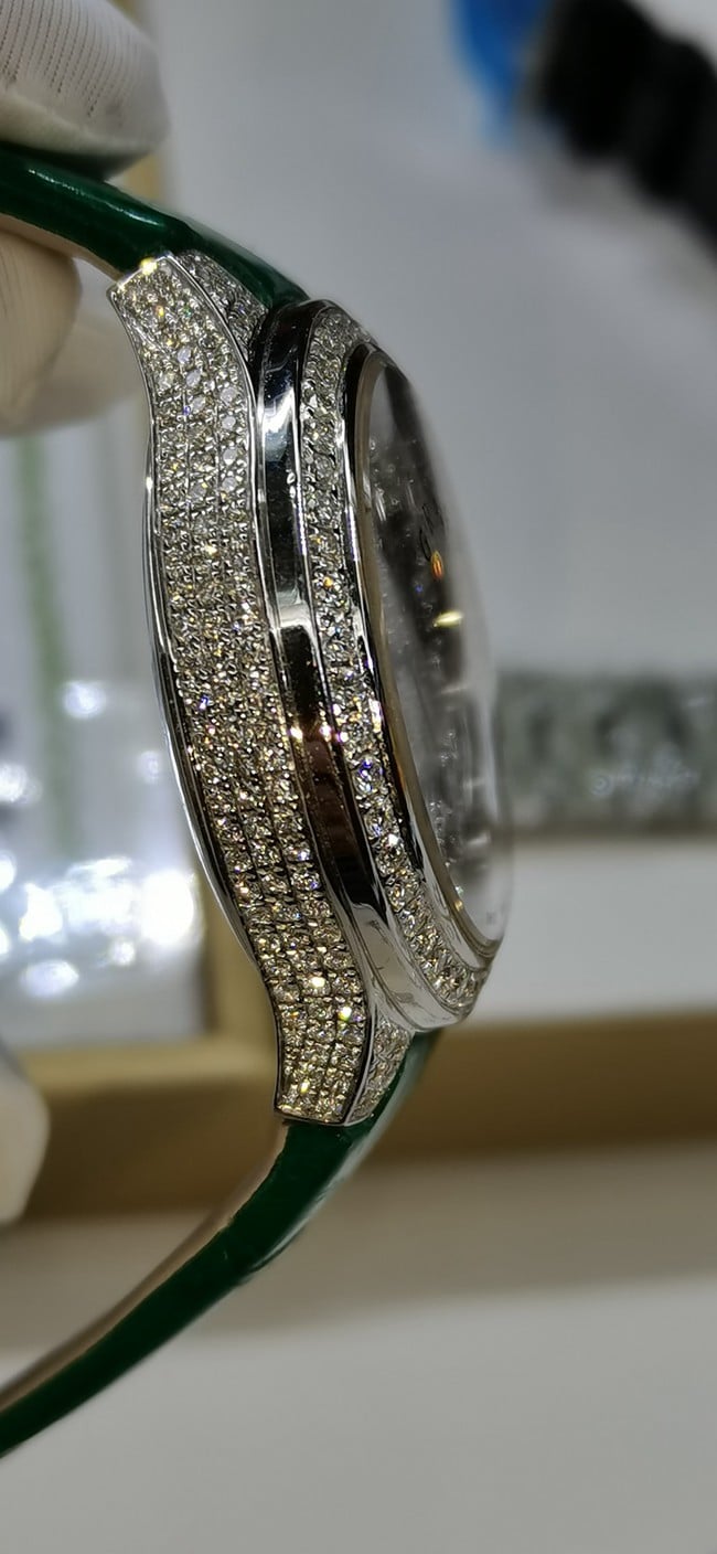 Top women's watch, Graff, white dial, green strap, full star series, quartz, real gold, real diamonds, leather strap, side view