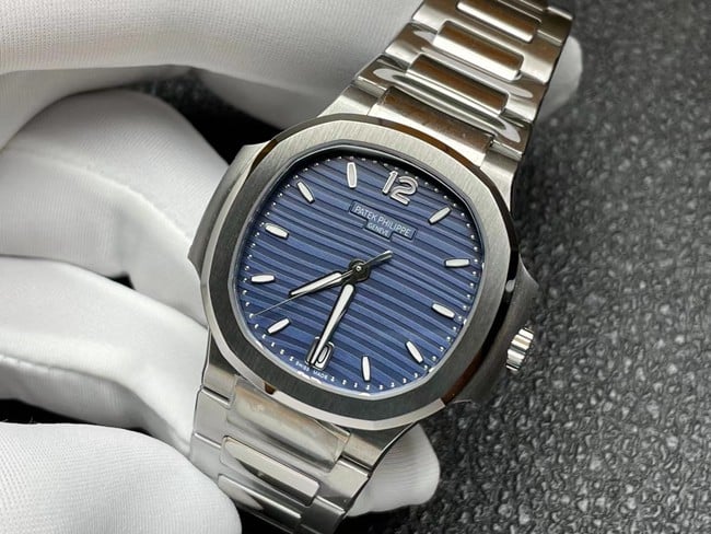 3K Factorytop-tier watch Patek Philippe fully automatic movement women's blue dialsteel braceletNautilus series watch front view