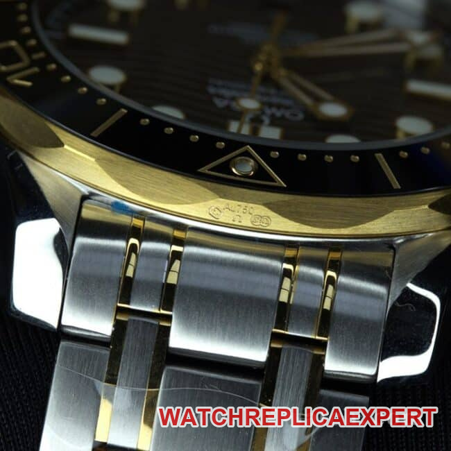 VS FactoryOmegatop-tier watch Seamaster series 300 gold steel bracelet ceramic bezel8800movement fully automatic movement watch detail shots