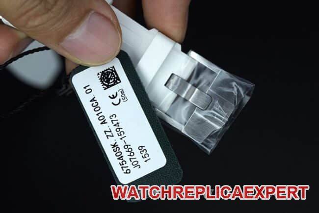 top-tier watch Audemars PiguetRoyal Oak diamond ladies white dial watch white rubber strapquartz movement watch clasp picture