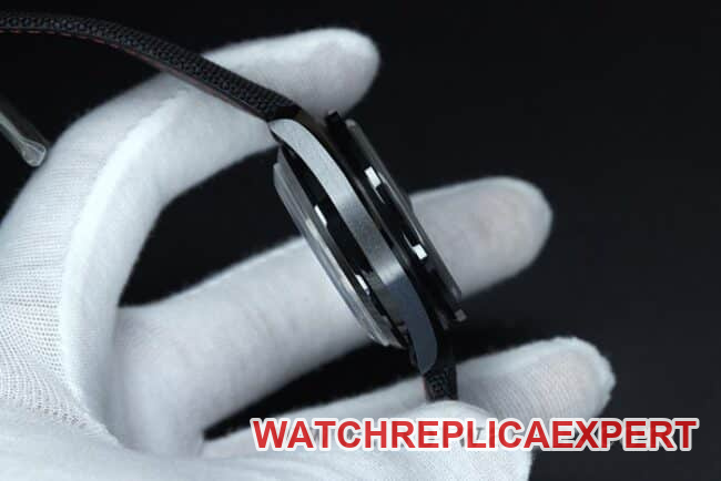 top-tier watch OmegaOM Speedmaster Dark Side of the Moon ceramic material 9300chronographmovement men's black dial nylon strap super cool watch side view