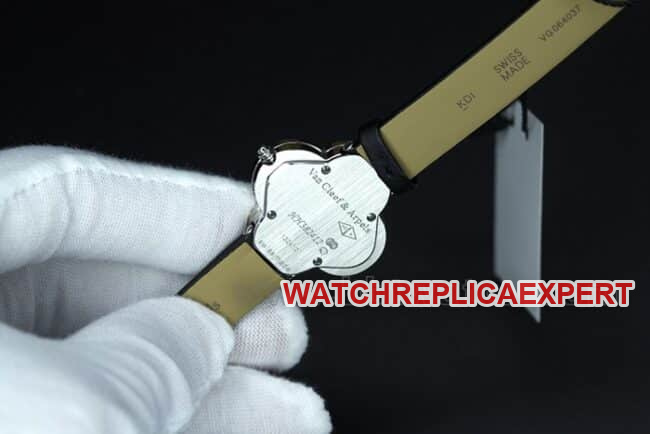 top-tier Van Cleef & Arpels four-leaf clover ladies' watchwhite dial South African real diamond silk bracelet Bracelet Swiss quartz watch back cover