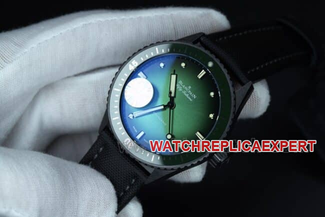 GF Factorytop-tier watch Blancpain2021 new ceramic fifty fathoms green super cool men's green dial nylon strap mechanical watch front view