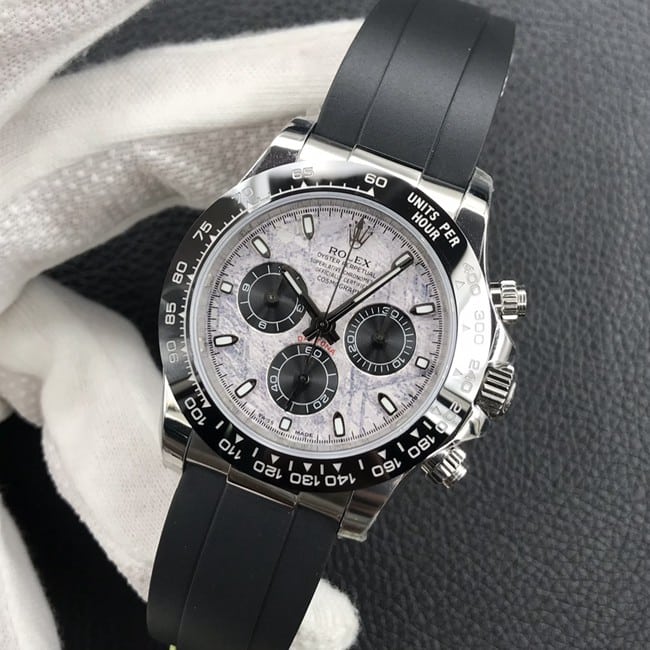 Rolextop-tier watch men's white dialrubber strap latest fully automatic movement watch front view