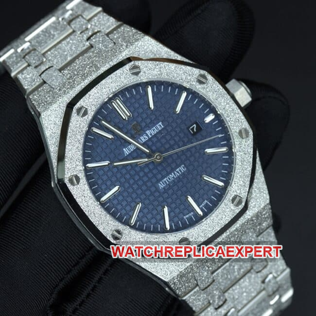 Audemars Piguet watch men's blue dial steel strap Royal Oak Series automatic mechanical front view