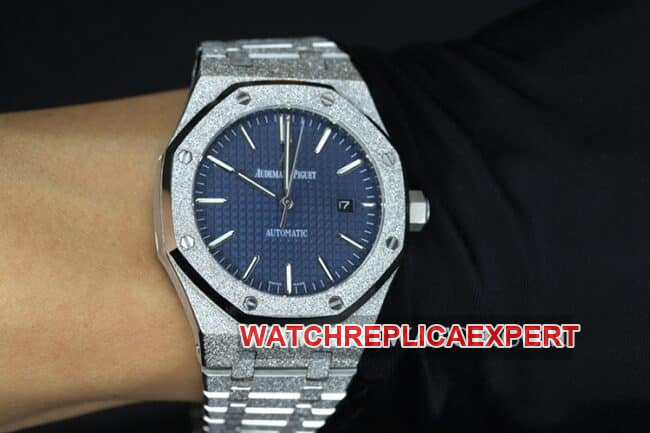 Audemars Piguet watch men's blue dial steel strap Royal Oak Series automatic mechanical front view