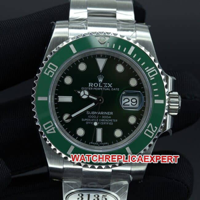 Clean FactoryRolextop-tier watch men's green dialsteel braceletStarbucks Submariner40mmautomatic movementfront view