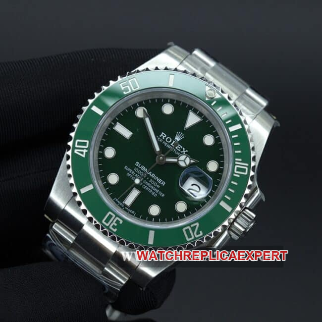 Clean FactoryRolextop-tier watch men's green dialsteel braceletStarbucks Submariner40mmautomatic movementfront view