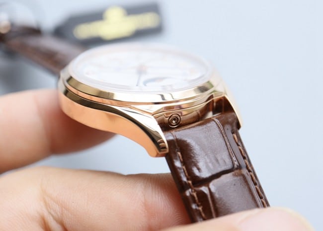 top-tier replicaVacheron Constantinhigh-quality men's white dial brown belt full date display series automatic movementleather strap watch detail shots