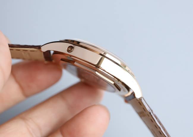 Vacheron Constantintop-tier automatic movement full date display series men's brown plate brown belt watch side view