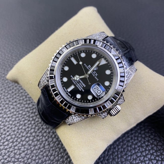 Rolextop-tier watch men's black dial black belt Submariner series fully automatic movementleather strap front view