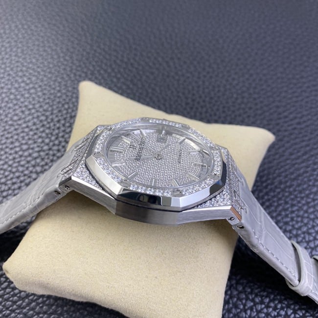 Audemars Piguettop-tier watch men's white dial gray belt Royal Oak series fully automatic movementleather strap side view