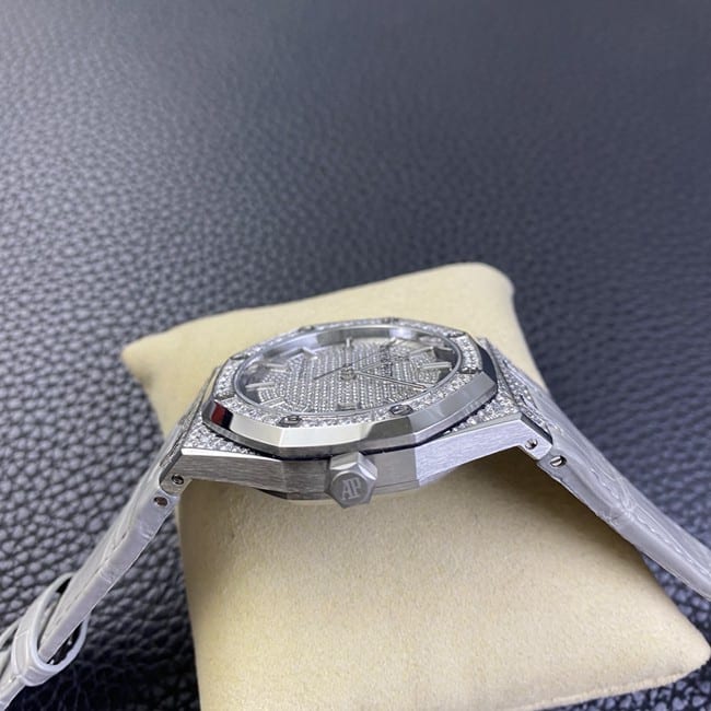 Audemars Piguettop-tier watch men's white dial gray belt Royal Oak series fully automatic movementleather strap side view