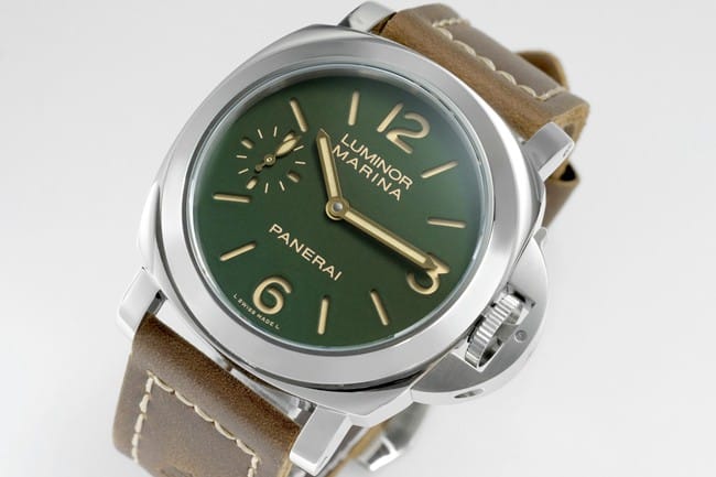 HW F factory top-tier replicaPaneraihigh-quality men's green dial brown belt manual winding leather strap watch front view