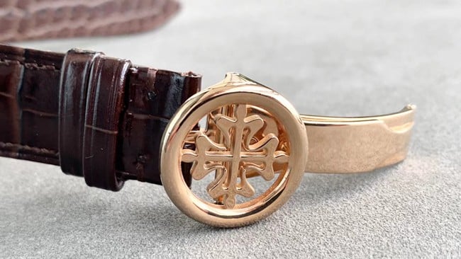 top-tier replicaPatek Philippe watch men's white dial brown belt super complex function chronograph series fully automatic movementleather strapdetail shots