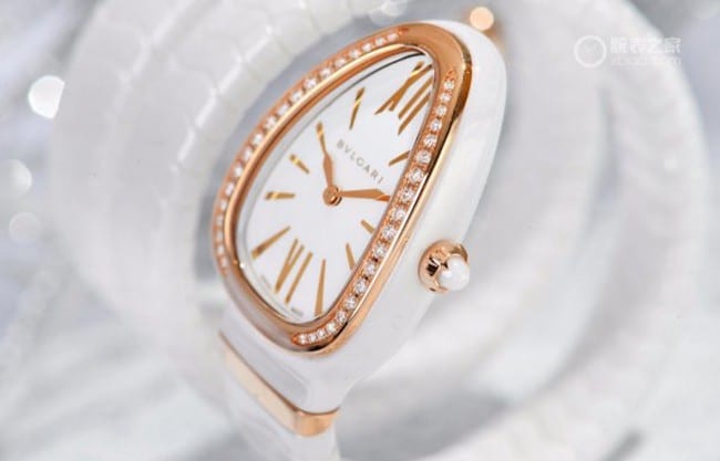 Bvlgaritop-tier ladies white dialrubber strapquartz watch side view